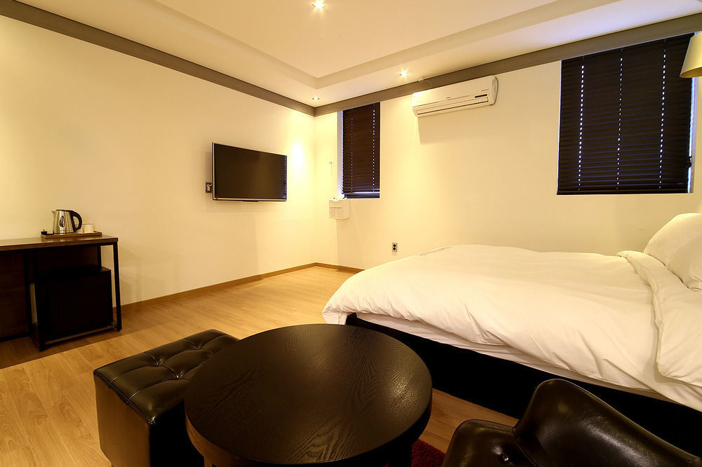 โรงแรมสเตย์ 53 Gwangju Metropolitan City ภายนอก รูปภาพ